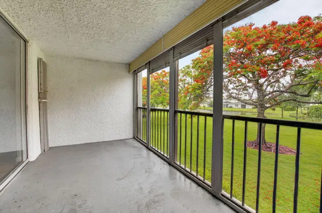 Unit 2080 photo 21