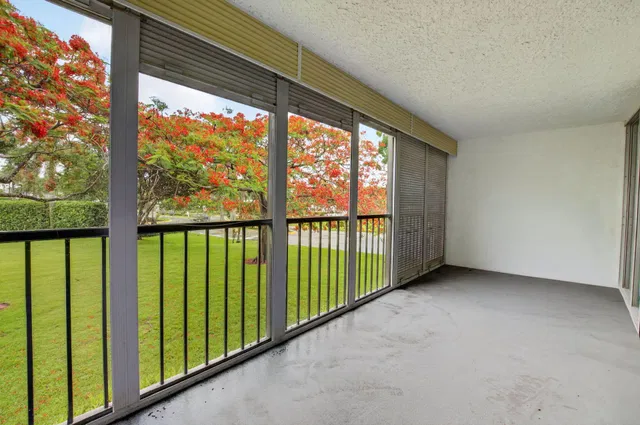 Unit 2080 photo 22