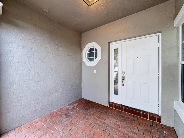  Residence photo 5