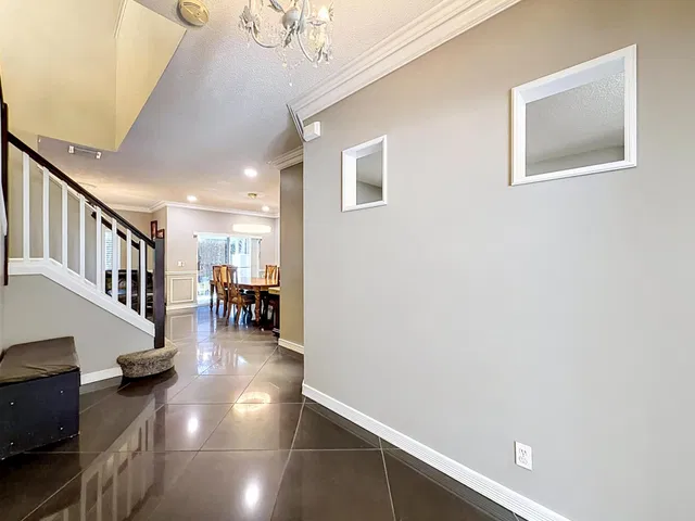  Residence photo 8