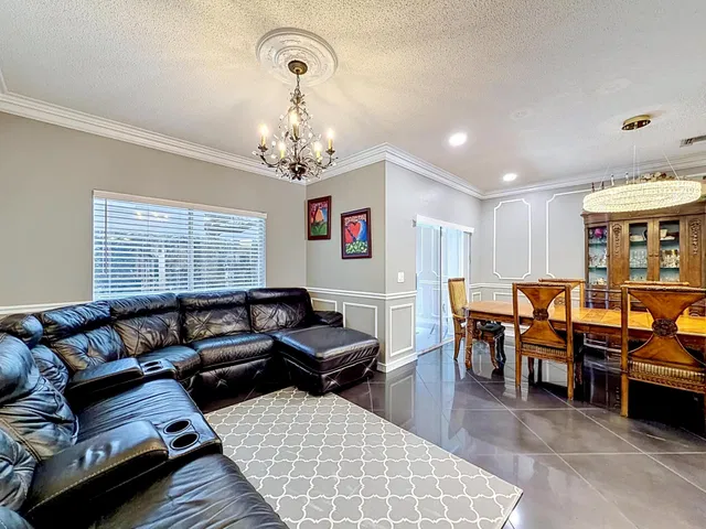  Residence photo 16