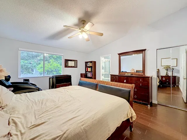  Residence photo 26