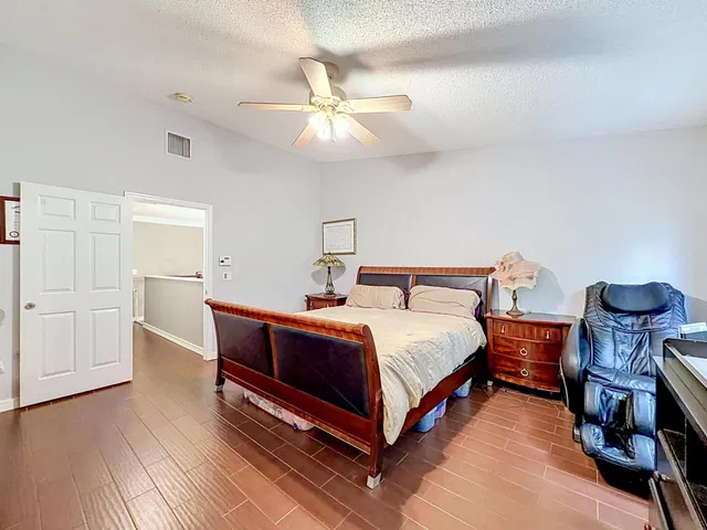 Residence photo 27
