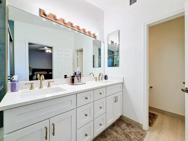  Residence photo 32