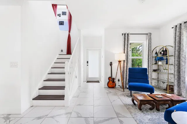  Residence photo 8