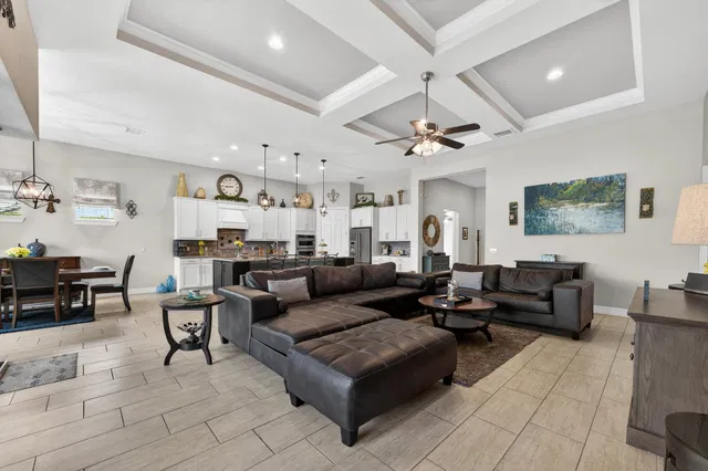 Residence photo 11