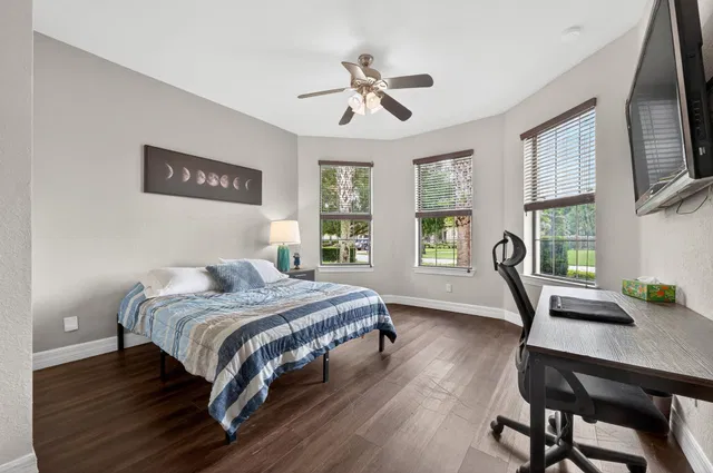 Residence photo 24