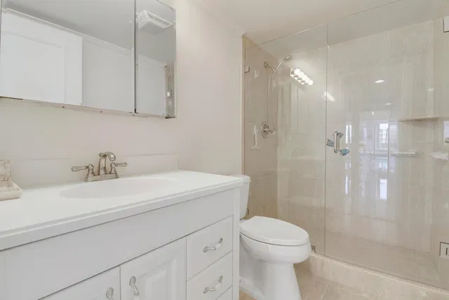 Eastpointe Singer Island Unit 22j photo 21