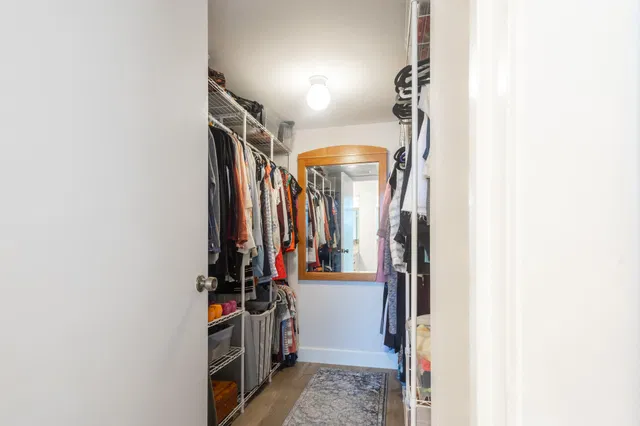 Unit 323 photo 16