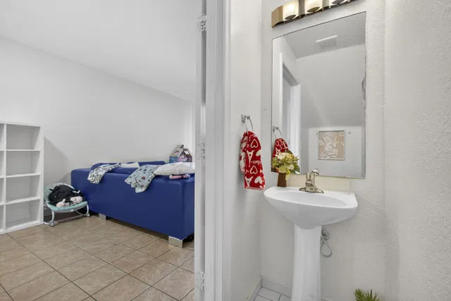  Residence photo 9