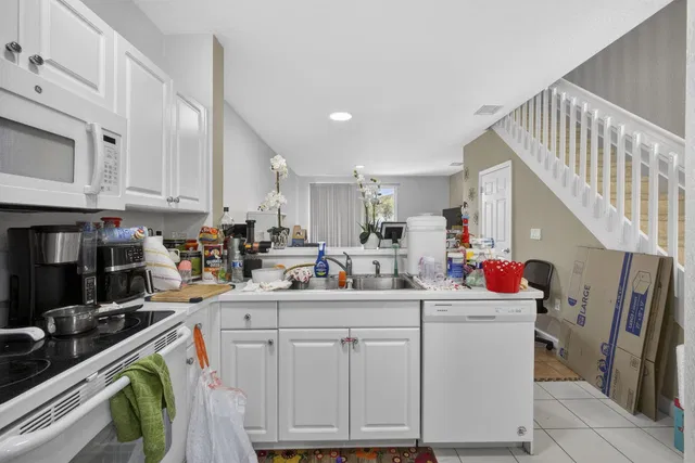  Residence photo 12