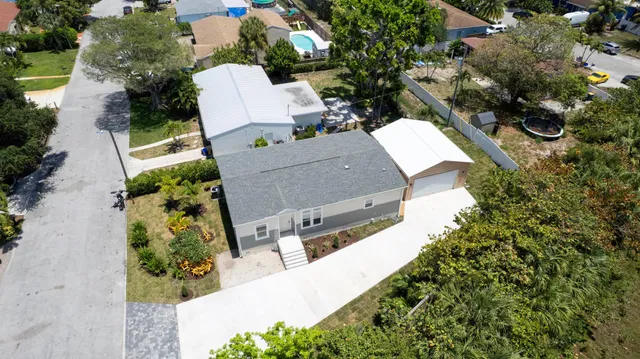 Residence photo 3