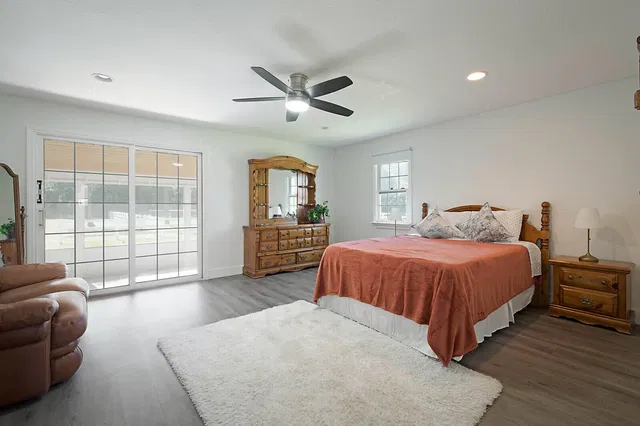 Residence photo 12