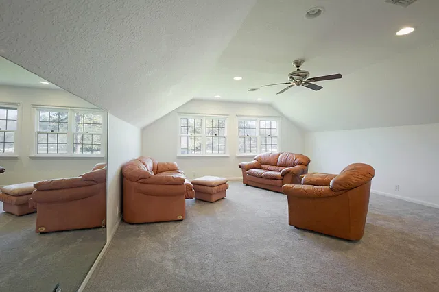 Residence photo 14