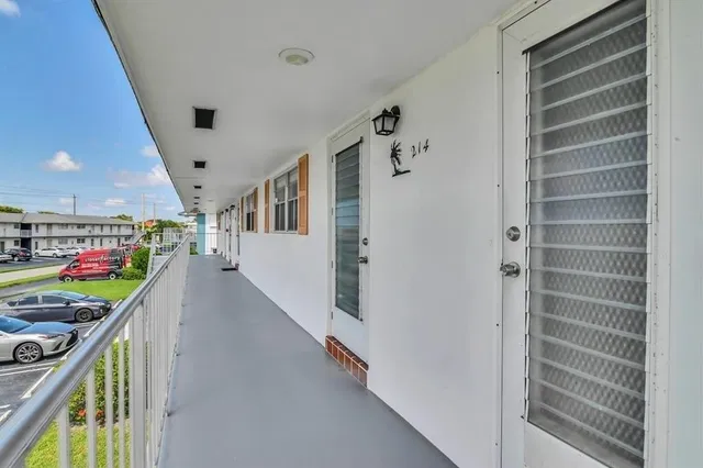 Unit 214 photo 5