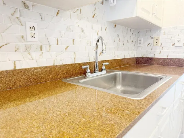 Unit 214 photo 6