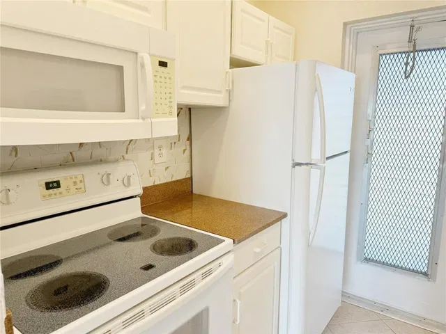 Unit 214 photo 8