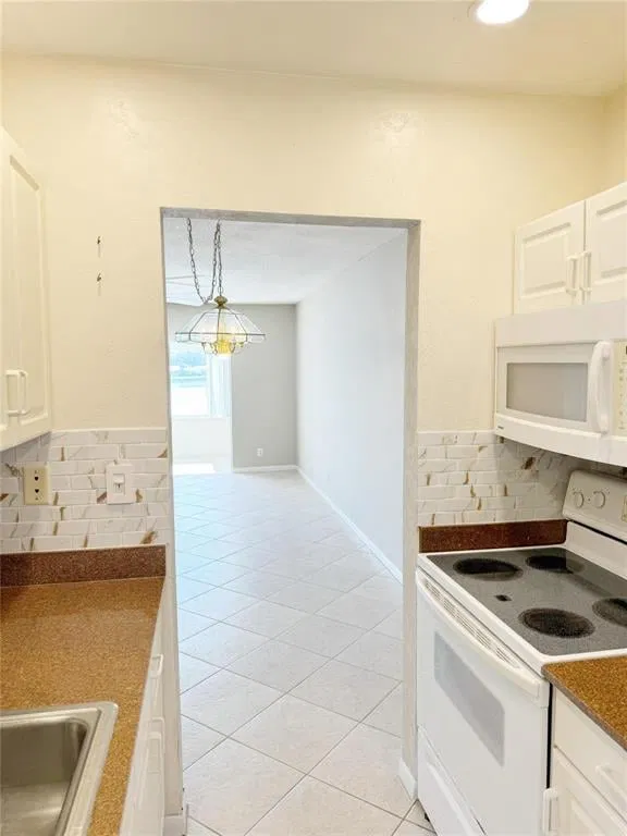 Unit 214 photo 9