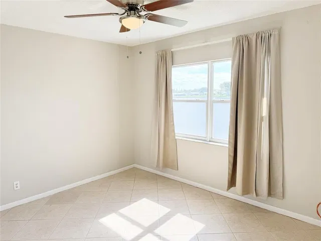 Unit 214 photo 14