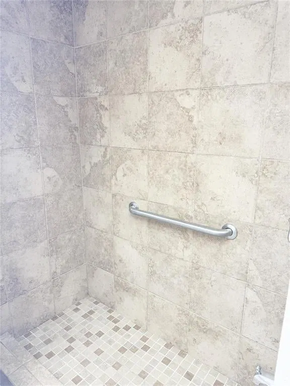 Unit 214 photo 22