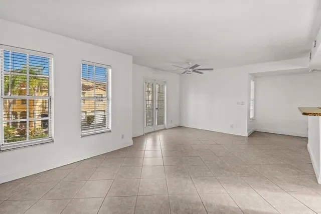  Unit  206 photo 9