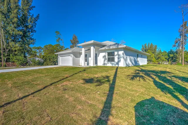 Residence photo 3