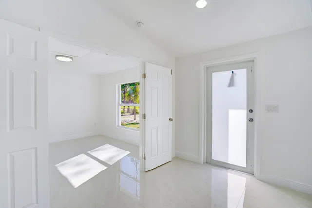 Residence photo 11