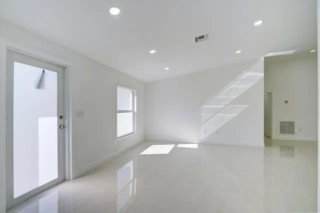 Residence photo 12