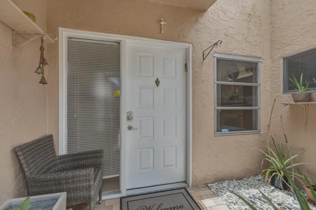 Residence photo 3