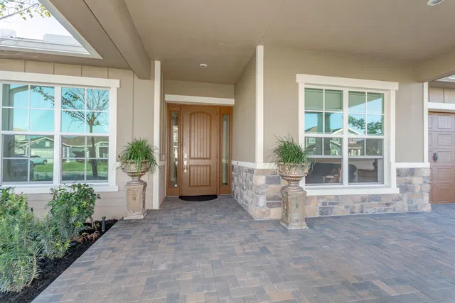 Residence photo 3