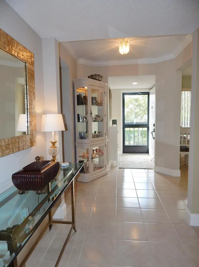 Unit 215 photo 6