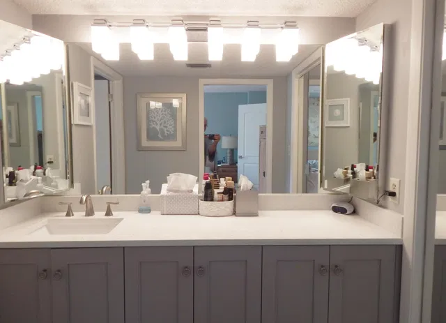 Unit 215 photo 11