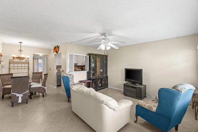 Residence photo 6