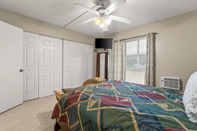 Residence photo 16
