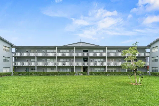 Residence photo 22