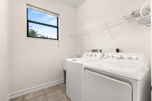 Residence photo 17