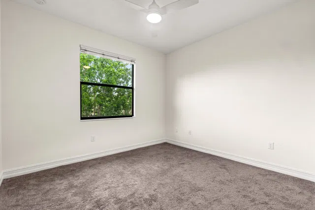Residence photo 31