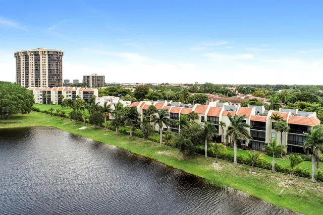 Unit 401 photo 20