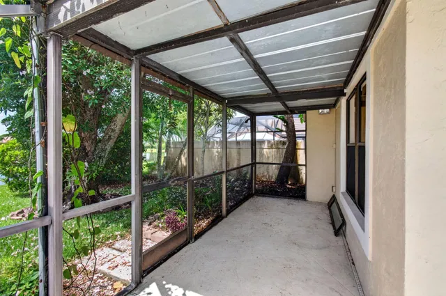 Residence photo 19