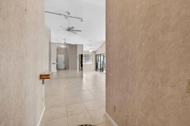 Residence photo 27