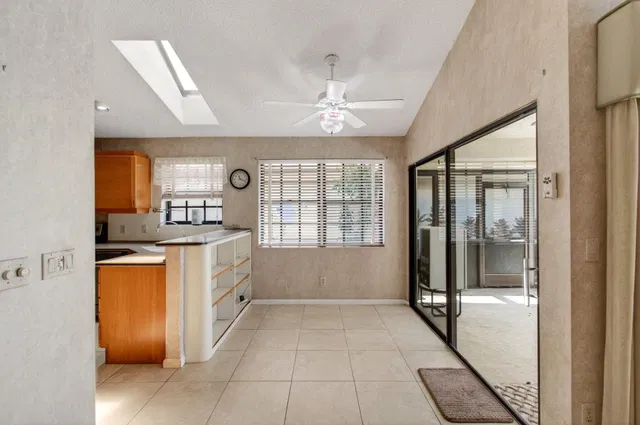 Residence photo 36