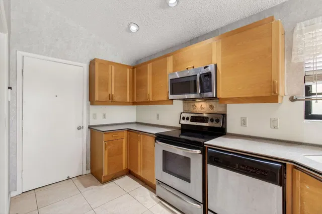Residence photo 39