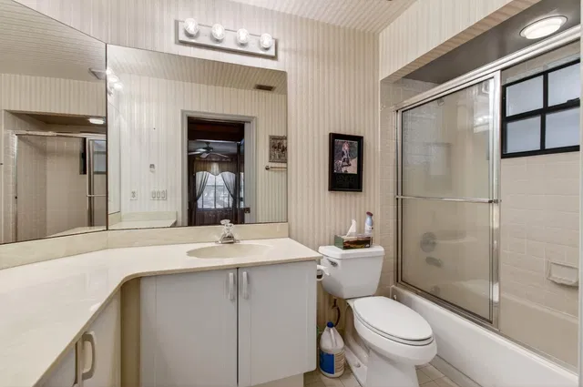 Residence photo 63