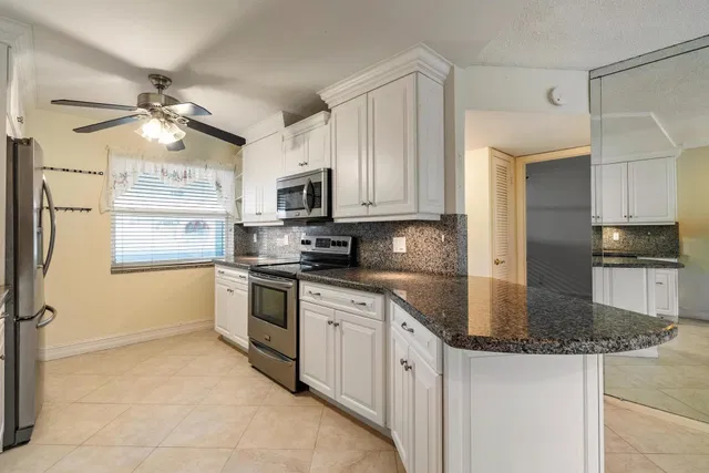  Unit 153 photo 7