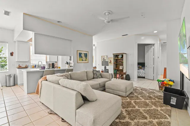 Residence photo 6