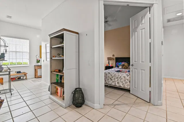 Residence photo 16