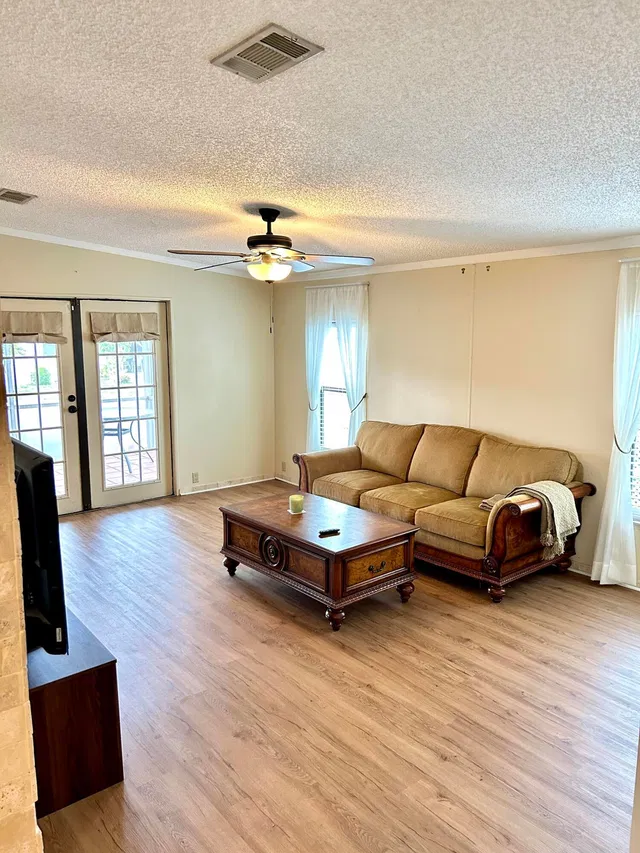 Residence photo 4