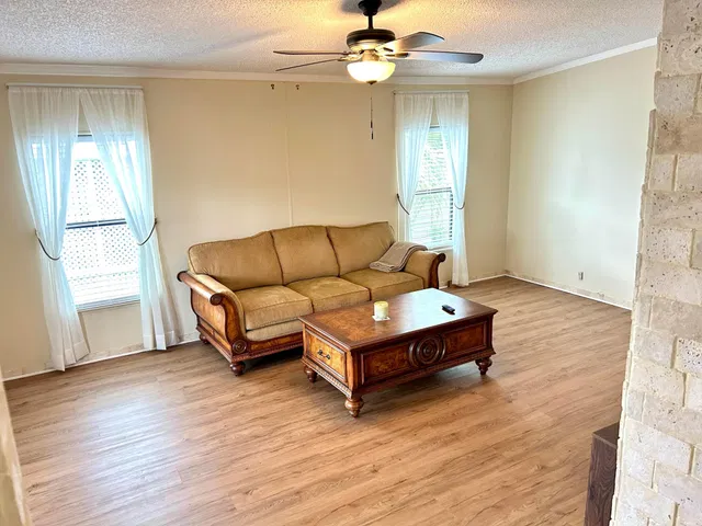 Residence photo 8