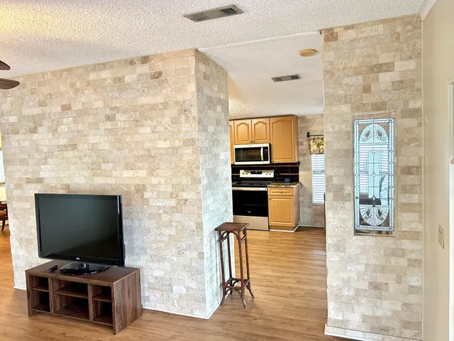 Residence photo 10