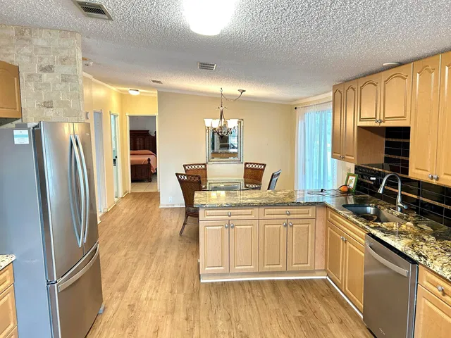 Residence photo 12